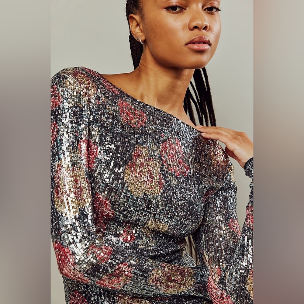 FREE PEOPLE Intimately Gold Rush Top
Sequins Floral whimsigoth witchy glam NYE - Picture 3 of 11